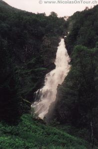 2. Wasserfall am steilen Aufstieg nach Gudvangen