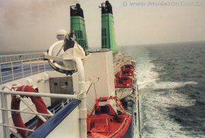 Blick von der Brücke aufs Schiff