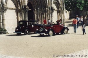 Oldtimer vor Abbaye aux Dames
