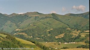 Blick Richtung Col d'Iraty beim Aufstieg zum Col d'Erroymendi (2)