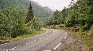 Im unteren Teil am Port d'Envalira (1)
