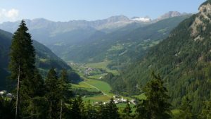 Blick hinunter ins Puschlav