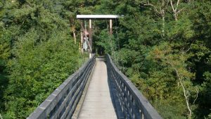 Enge Radweg-Brücke in Thusis