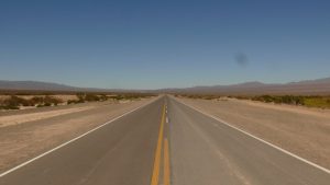 Bis zur Kuppe am Horizont sind es noch etwa 20 km
