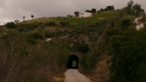 Haus mit Tunnel