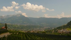 Blick zurück über Meran