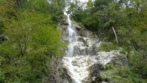 Einer der Wasserfälle entlang der Strecke