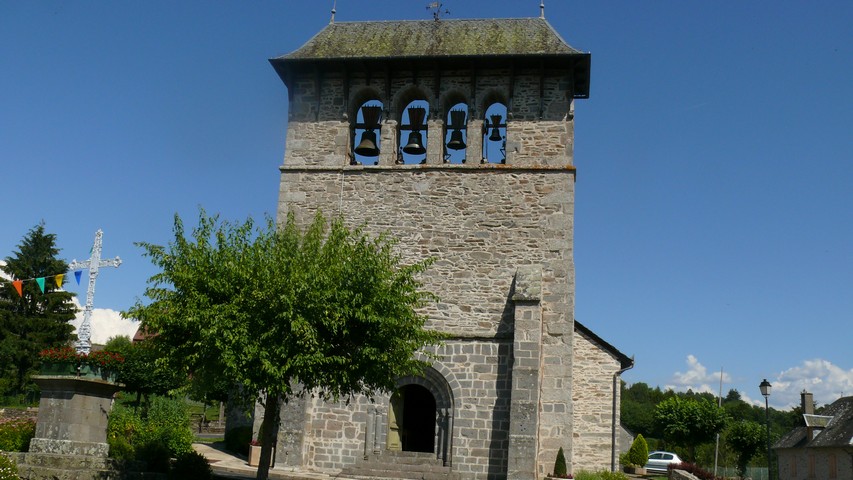 Kirchturm von Roannes-Saint-Mary