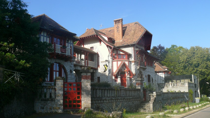 Schönes Haus am Wegesrand