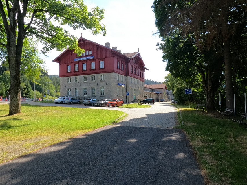 Derselbe Bahnhof, Blick von Tschechien
