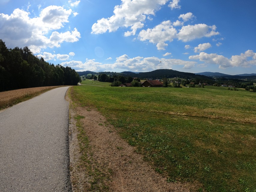 Auf einer der zahlreichen Anhöhen