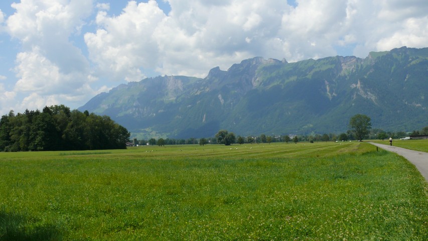 Blick vom Fürstentum Liechtenstein in Richtung Schweiz