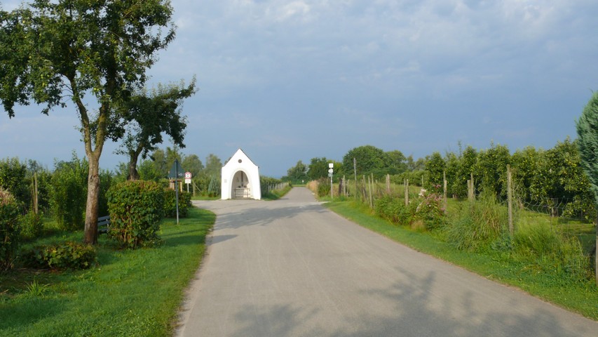 Intensive Beleuchtung mit Regenwolken voraus...