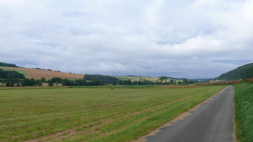 Landschaft nach Kirchen-Hausen - endlich nicht mehr steil bergauf...