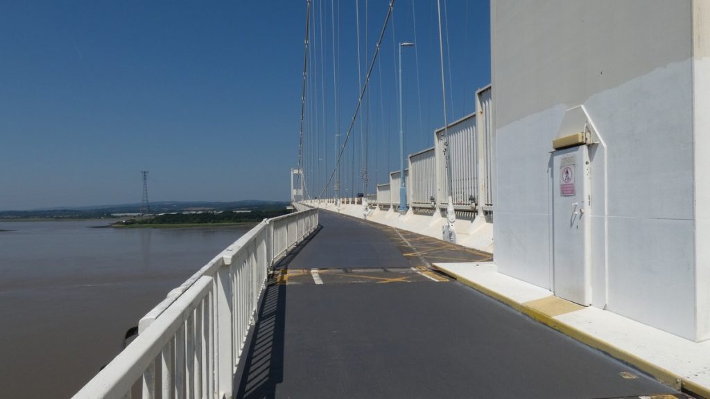 Bei der ersten Pylone der Severn Bridge angekommen