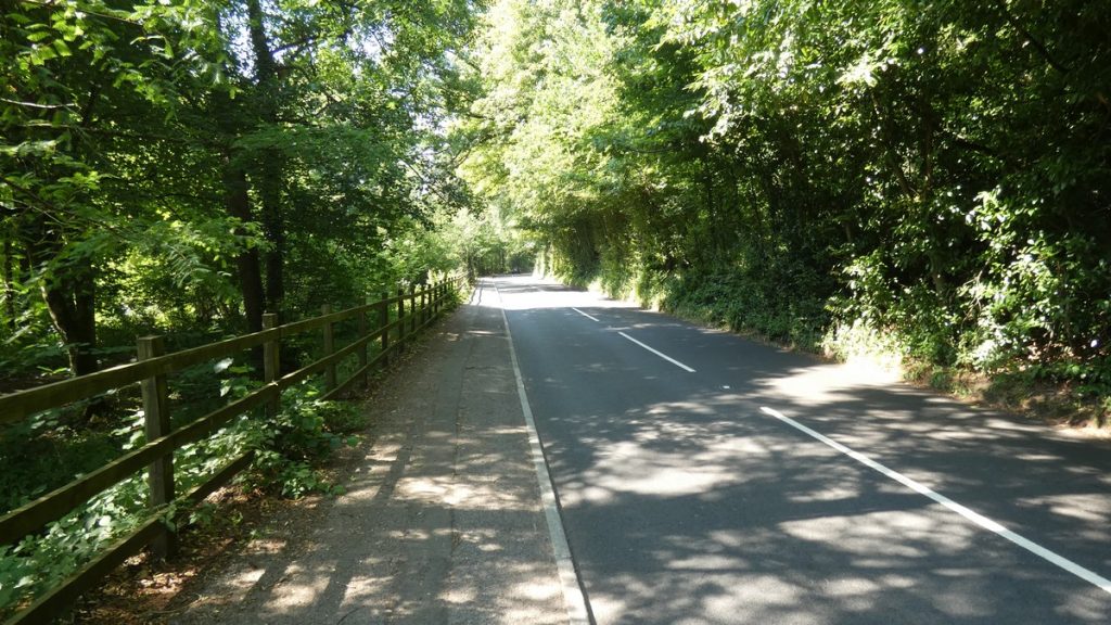 Auf der Strasse ausgangs von Usk