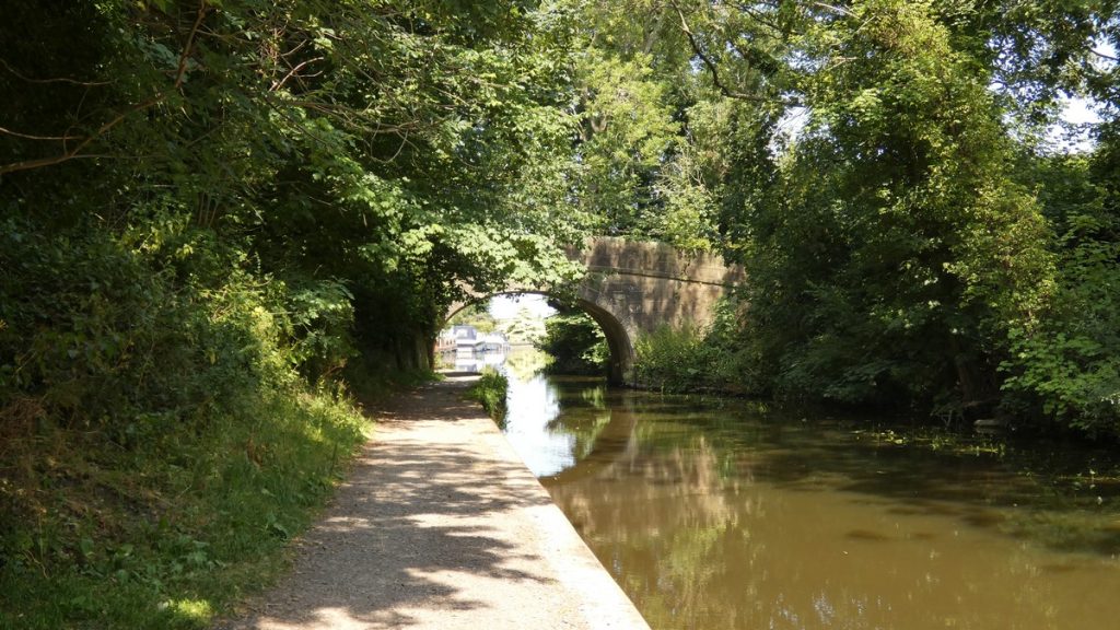 Am Kanal - hier war der Fahrradweg aussergewöhnlich breit!