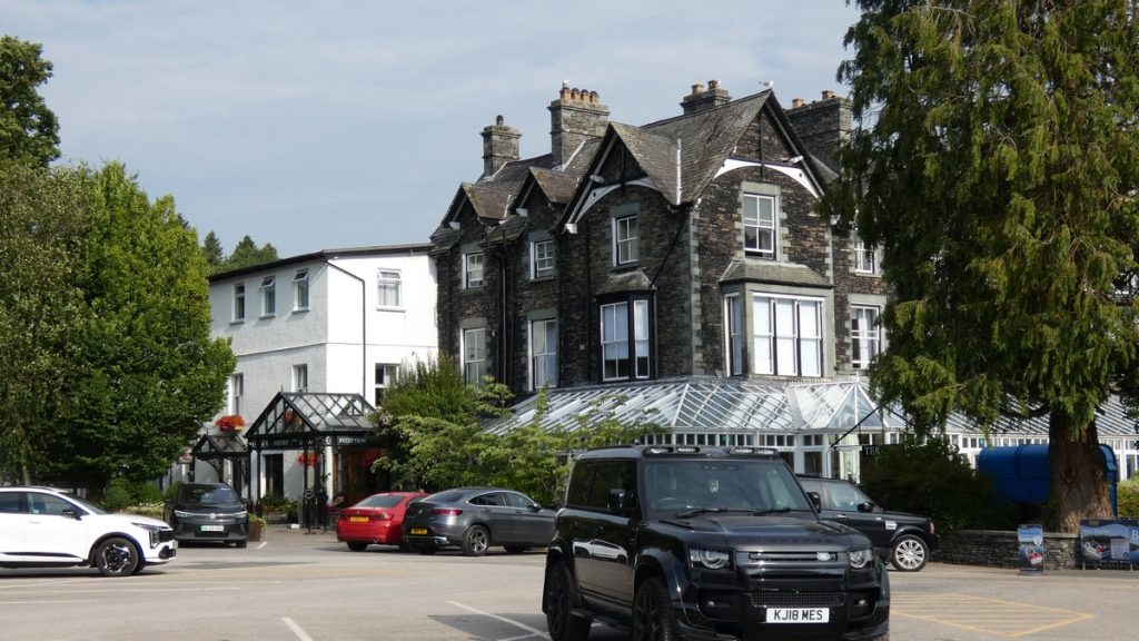 Lakeside Hotel