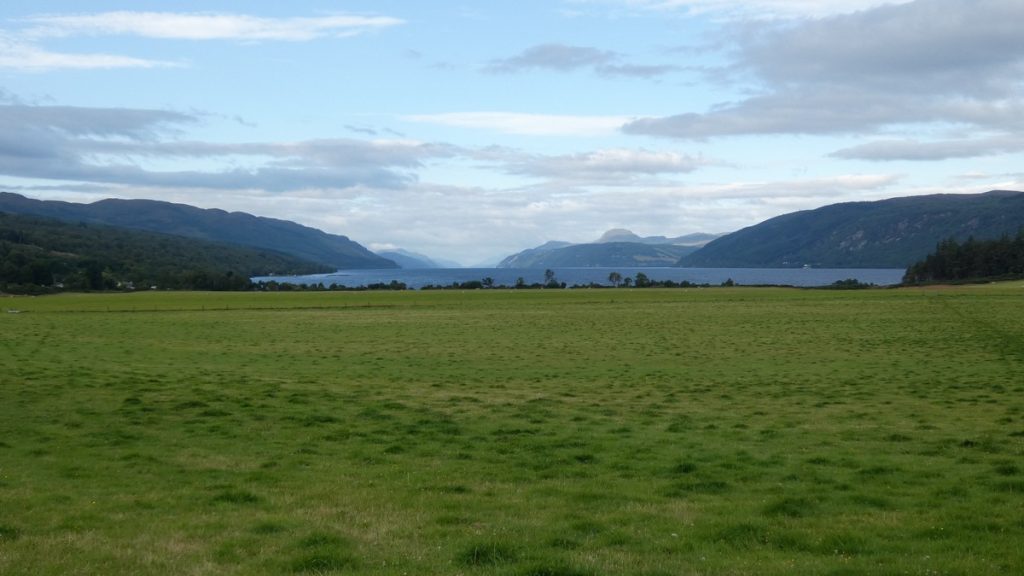 Erster Blick auf Loch Ness