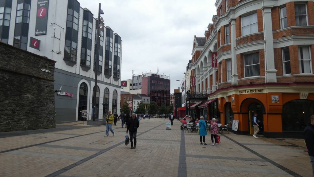 Vor der Stadtmauer von Derry/Londonderry