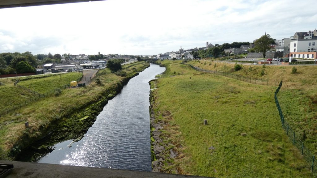 Blick von der Brücke auf Ballyshannon