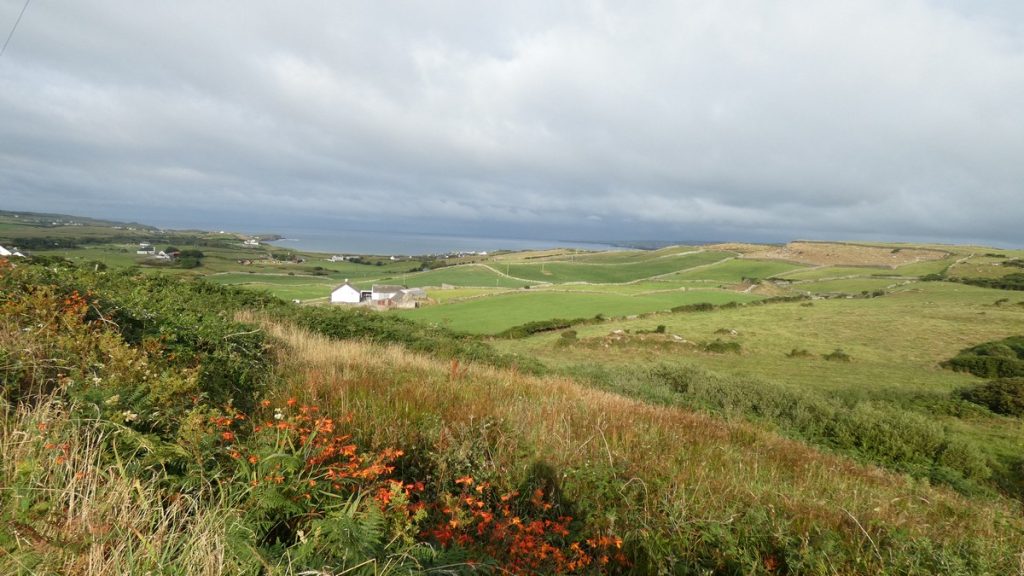 Blick in Richtung Lahinch nach der Überwindung des Küstengebirges von Doolin