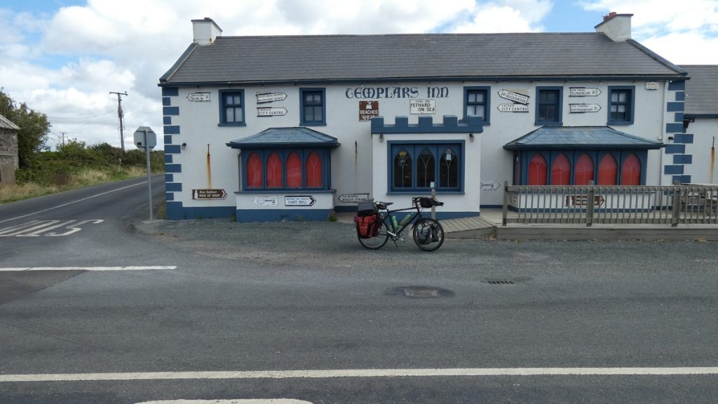 Nicht allen Wegweistern darf man trauen - Dublin ist sicher mehr als 3 Kilometer entfernt!