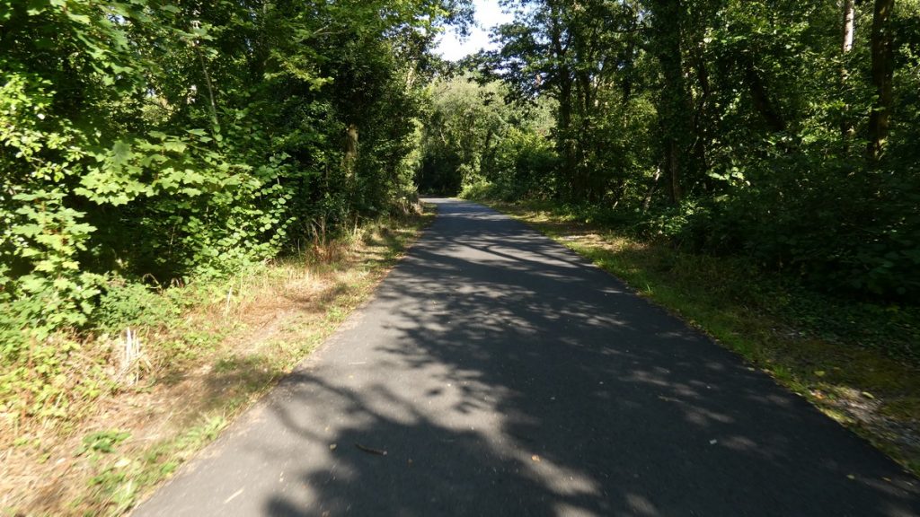 Auf der ehemaligen Eisenbahnstrecke in Richtung Swansea