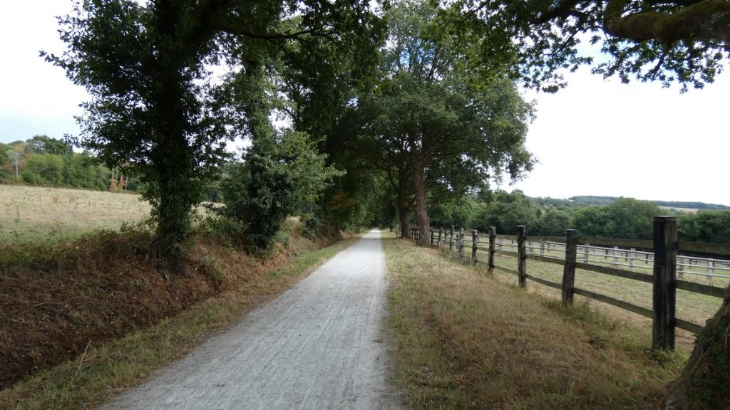 Auf dem Bahnradweg in Richtung Mûr-de-Bretagne