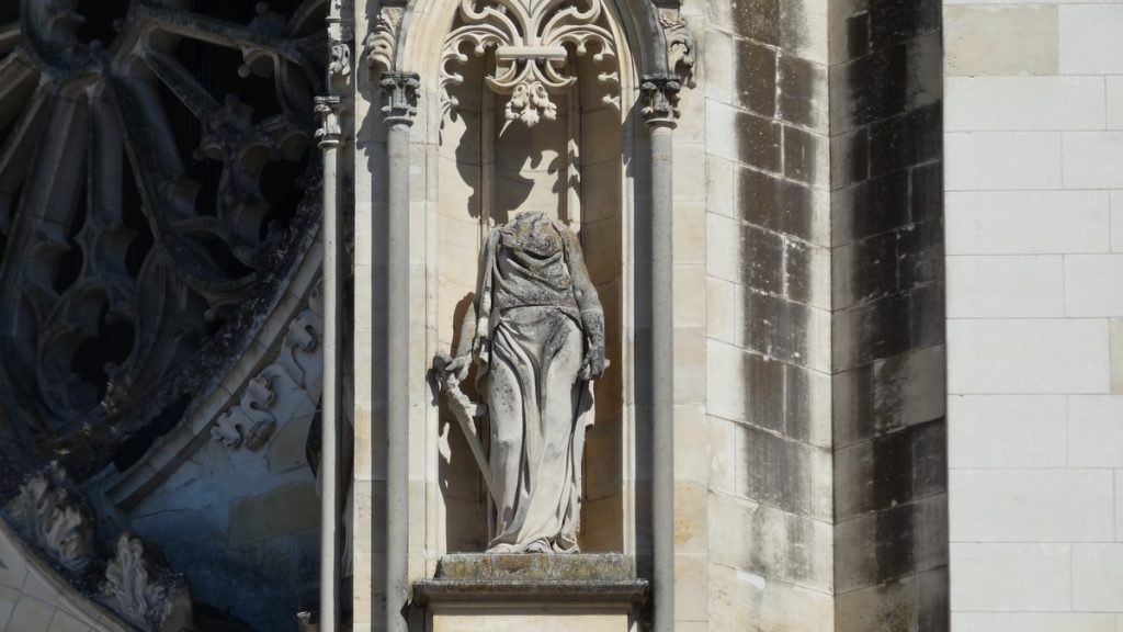 Ob diese Statue absichtlich keinen Kopf hat?