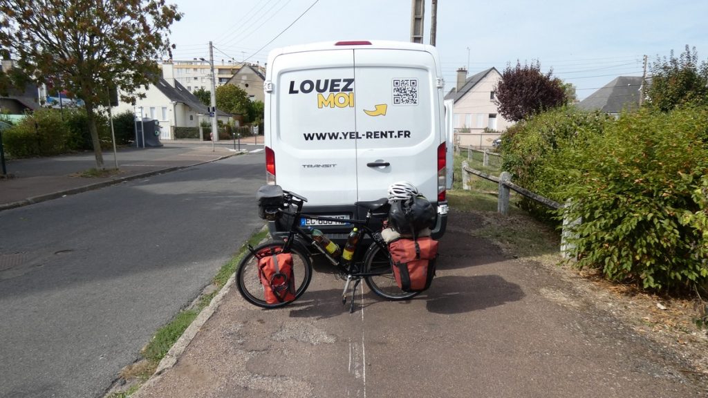 Mit vier Rädern zurück nach Nevers gefashren, nun geht es wieder auf zwei Rädern weiter