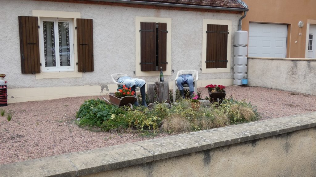 Blick in einen Garten in Cronat