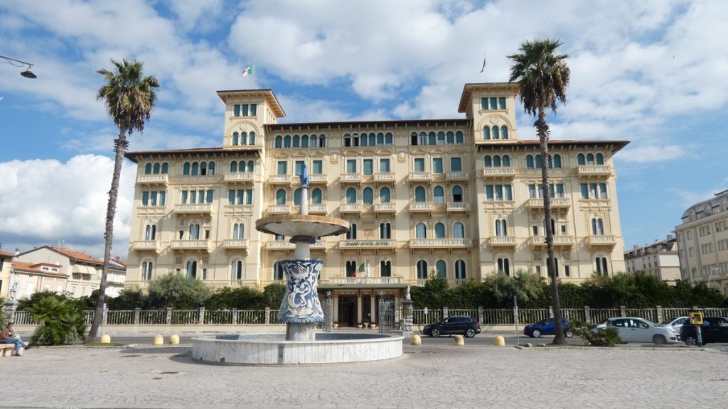 Beeindruckendes Gebäude - Grand Hotel Royal Viareggio