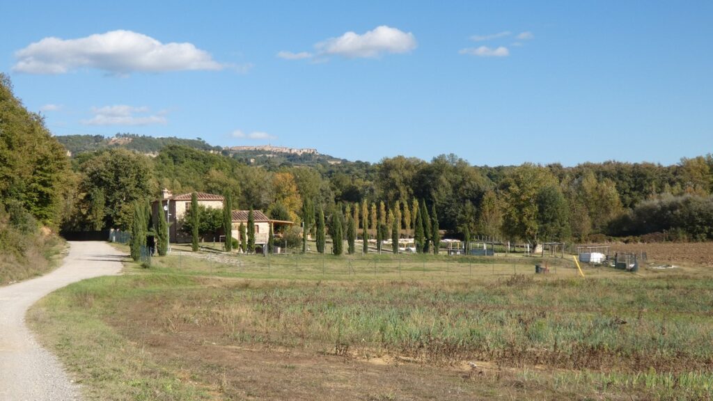 Landschaft ein paar Kilometer vor Fabro Scalo