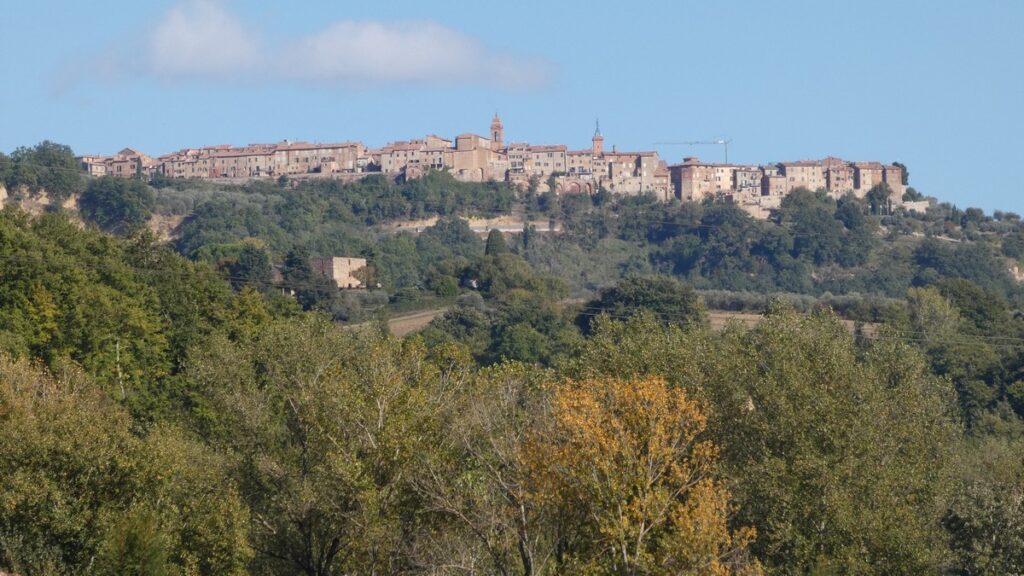 Monteleone d'Orvieto auf einer Anhöhe