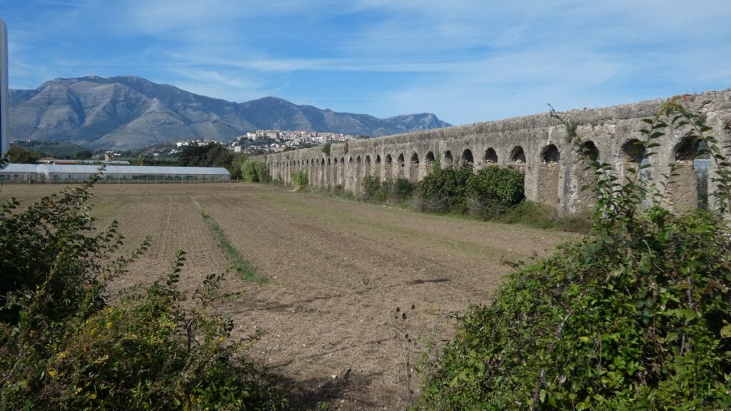 Acquedotto Vespasiano bei Minturno